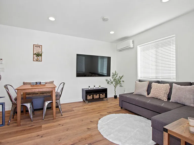 528 Sunrise St — Photo 2