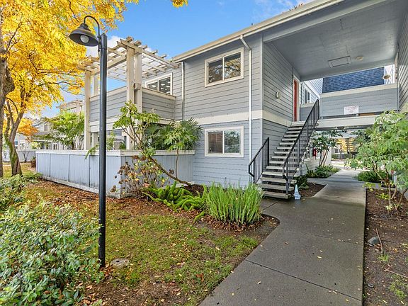 5th image of 225 Burt Street #7