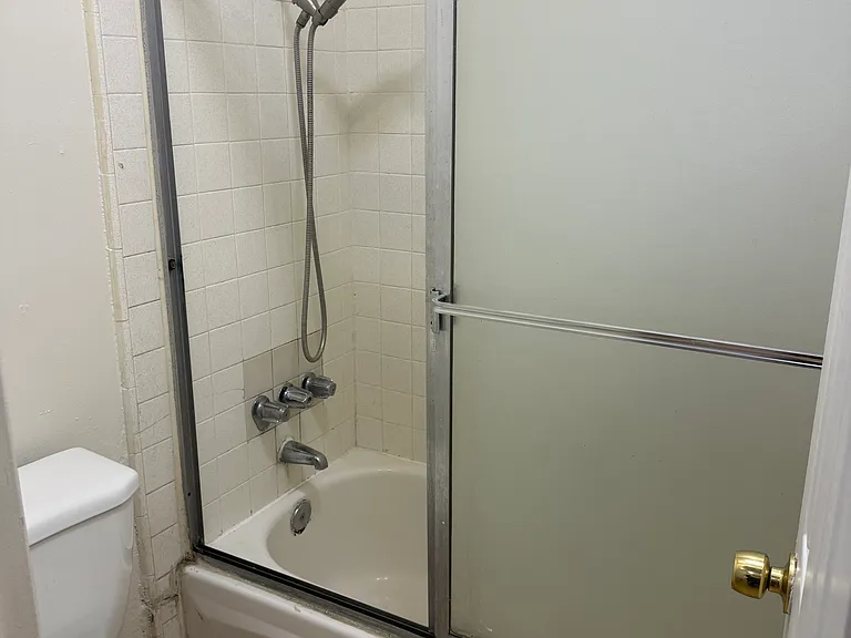 1025 N Mariposa Ave #8 — Photo 14