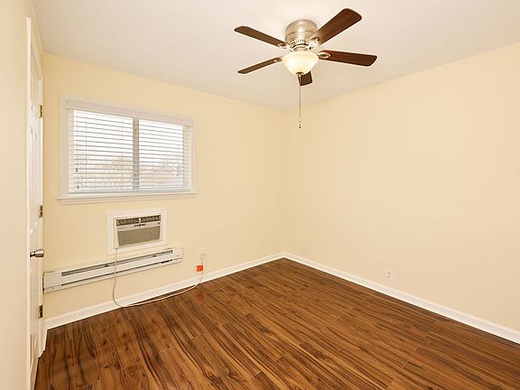 3rd image of 32 Peachtree Ave NE #10922560