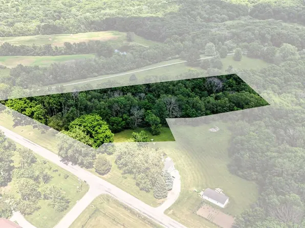 Anchorage Rd NE, Solon, IA 52333