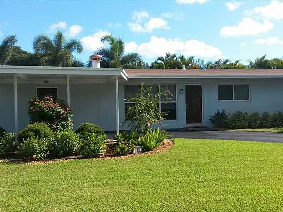 3rd image of 707 NW 24th St