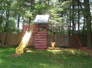 7 Newport Ln, Medfield, MA 02052