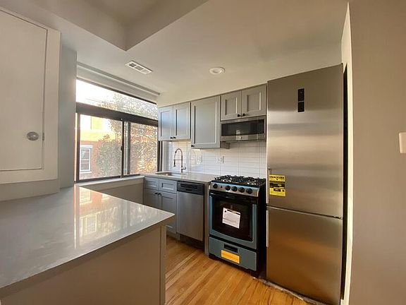 4th image of 319 S 10th St APT 332