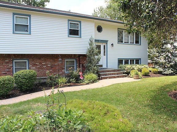 4th image of 39 Beechwood Dr