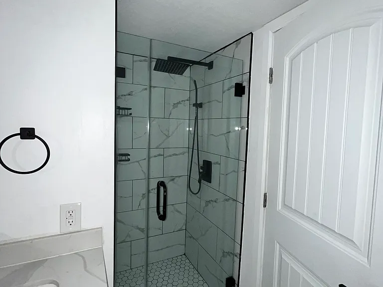 bathroom shower (1/3)