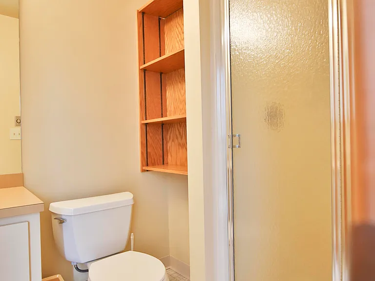 21 Brown Ave — Photo 35
