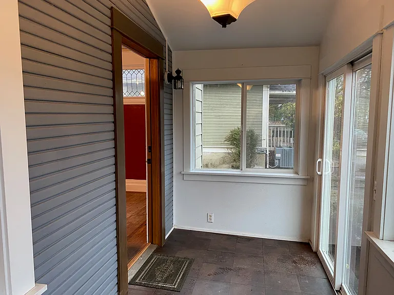 1025 N Church St — Photo 3