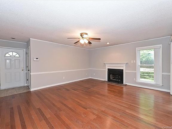 2nd image of 5722 Dockside Dr