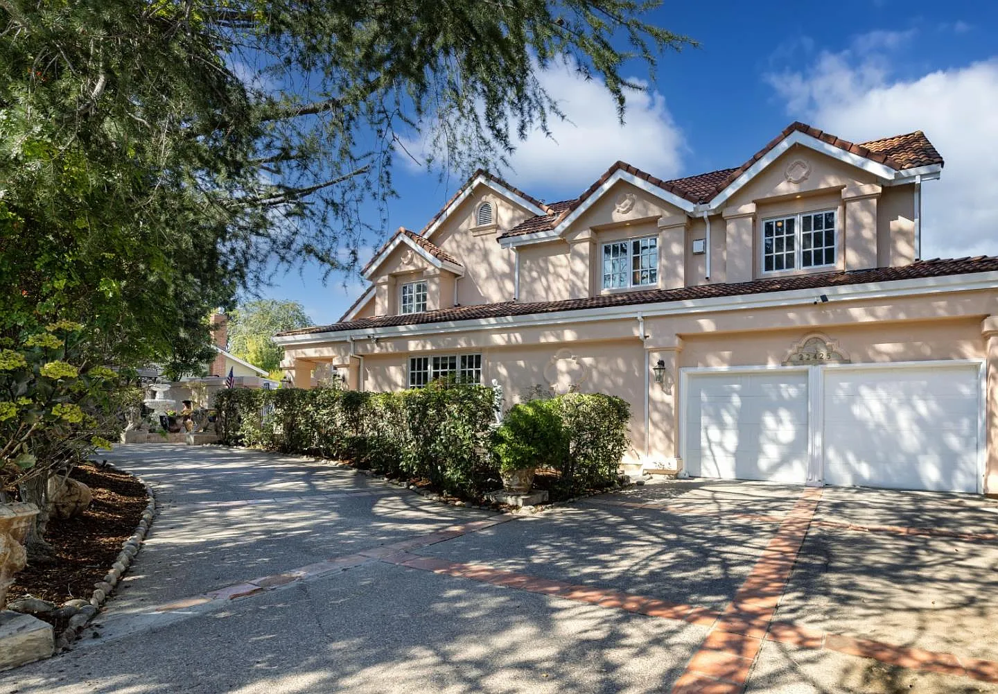 22425 Santa Paula Ave photo 1