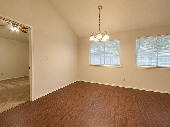 4th image of 21227 Park Mount Dr