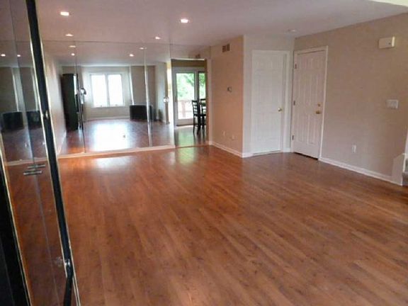 4th image of 207 River Farms Dr
