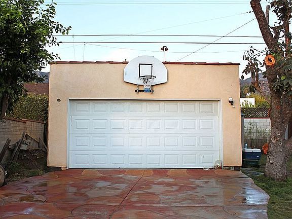 2nd image of 2053 Bellevue Dr