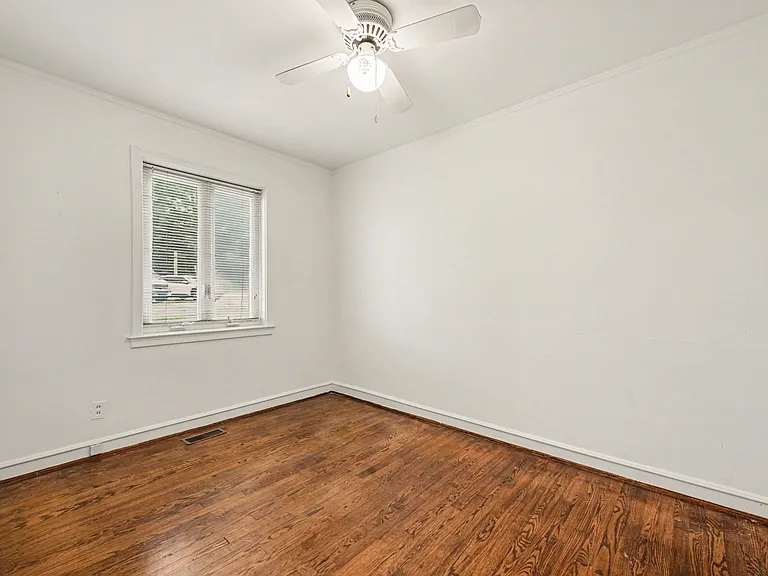 1811 Lynnwood Dr #2 — Photo 10