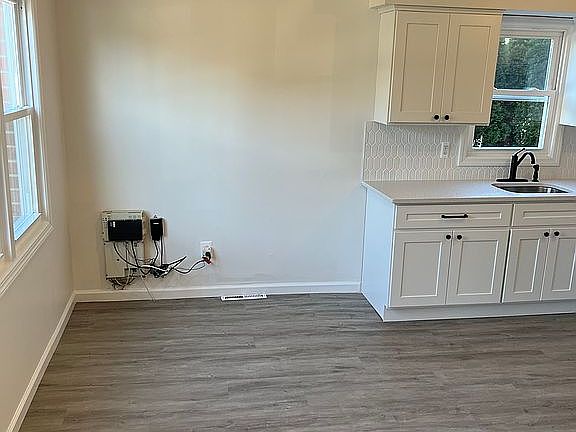 3rd image of 316 King St