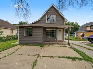 1915 22nd St, Des Moines, IA 50310