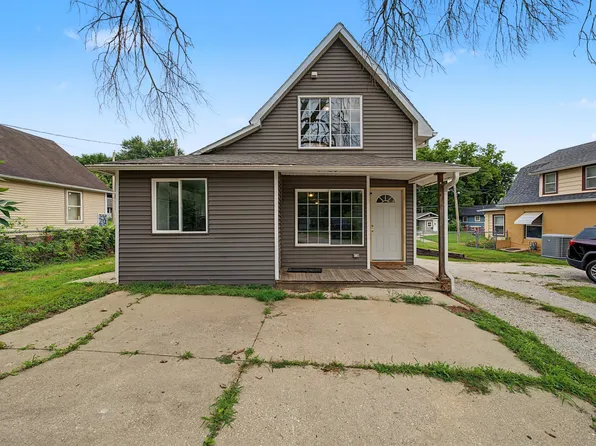 1915 22nd St, Des Moines, IA 50310