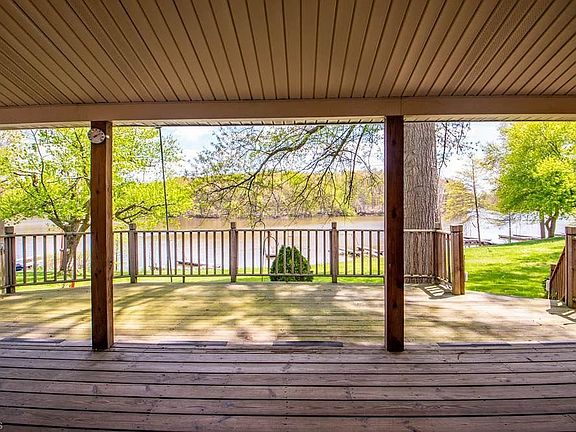 4th image of 214 Hawthorne Dr