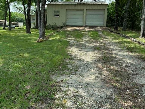 4th image of 220 Hollyglen St