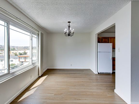 3rd image of 310 Castle St