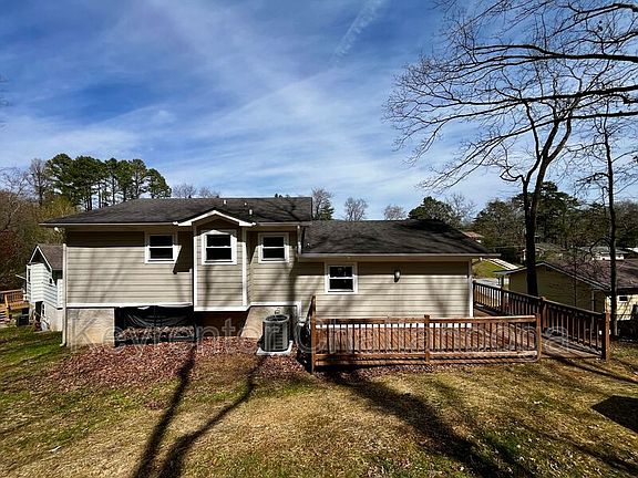 2nd image of 400 Bardwood Ln