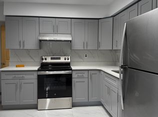 4033 215th St #2, Bayside, NY 11361