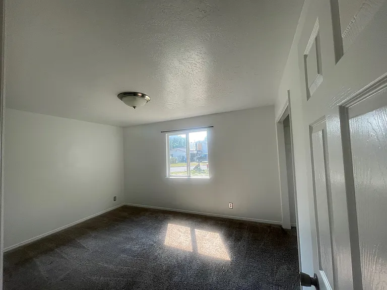 750 S 266 W — Photo 28