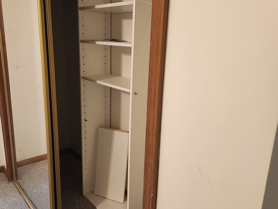 2nd bedroom closet