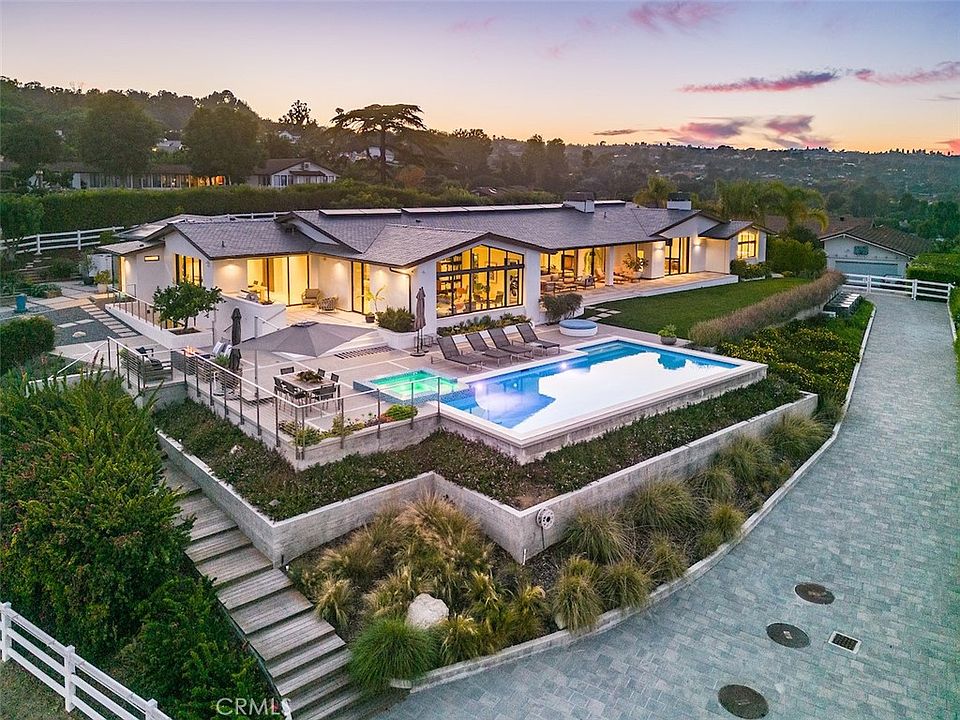 1st image of 38 Saddleback Rd