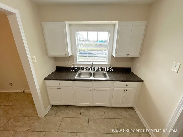 4376 Willow Rd — Photo 3