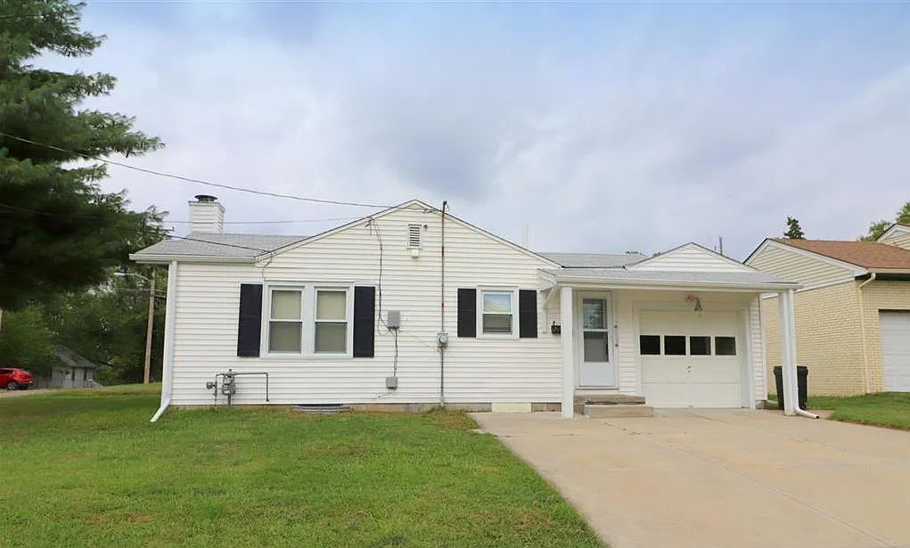 Building Photo - 1305 N 61st St