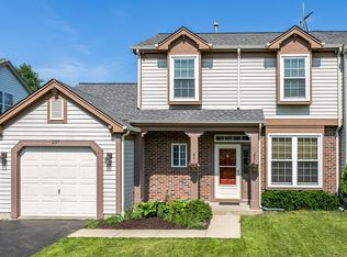 237 Dunton Ct, Mundelein, IL 60060