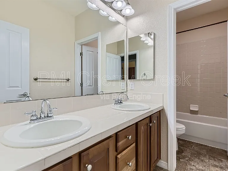 2615 Pemberly Ave — Photo 23