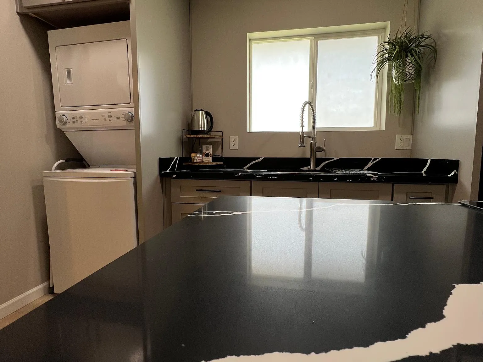 1410 W Pepper Pl — Photo 2