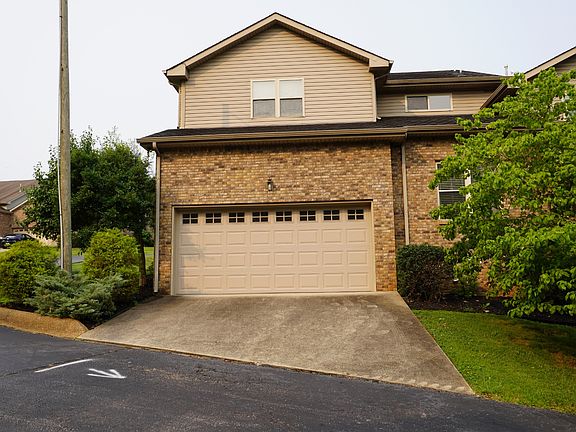 4th image of 428 Country Club Ct