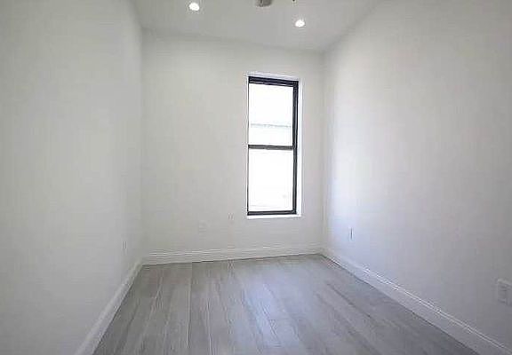 4th image of 188 Howard Ave #Top