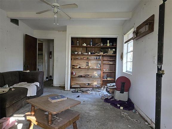 3rd image of 1124 S Wiggins Rd