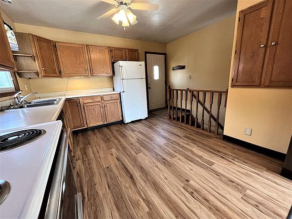 Dishwasher, new vinyl floor
