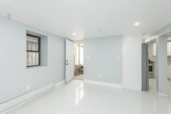 Rented by Modern Spaces | media 25