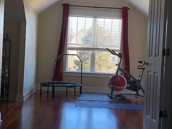 Huge master w/ exercise spot