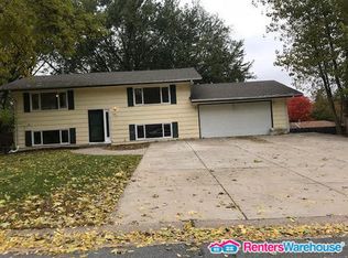 526 Continental Dr, New Brighton, MN 55112