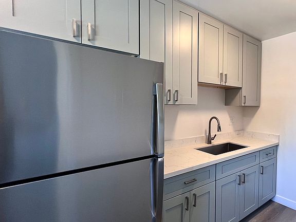 2nd image of 1118 Delaware St APT E