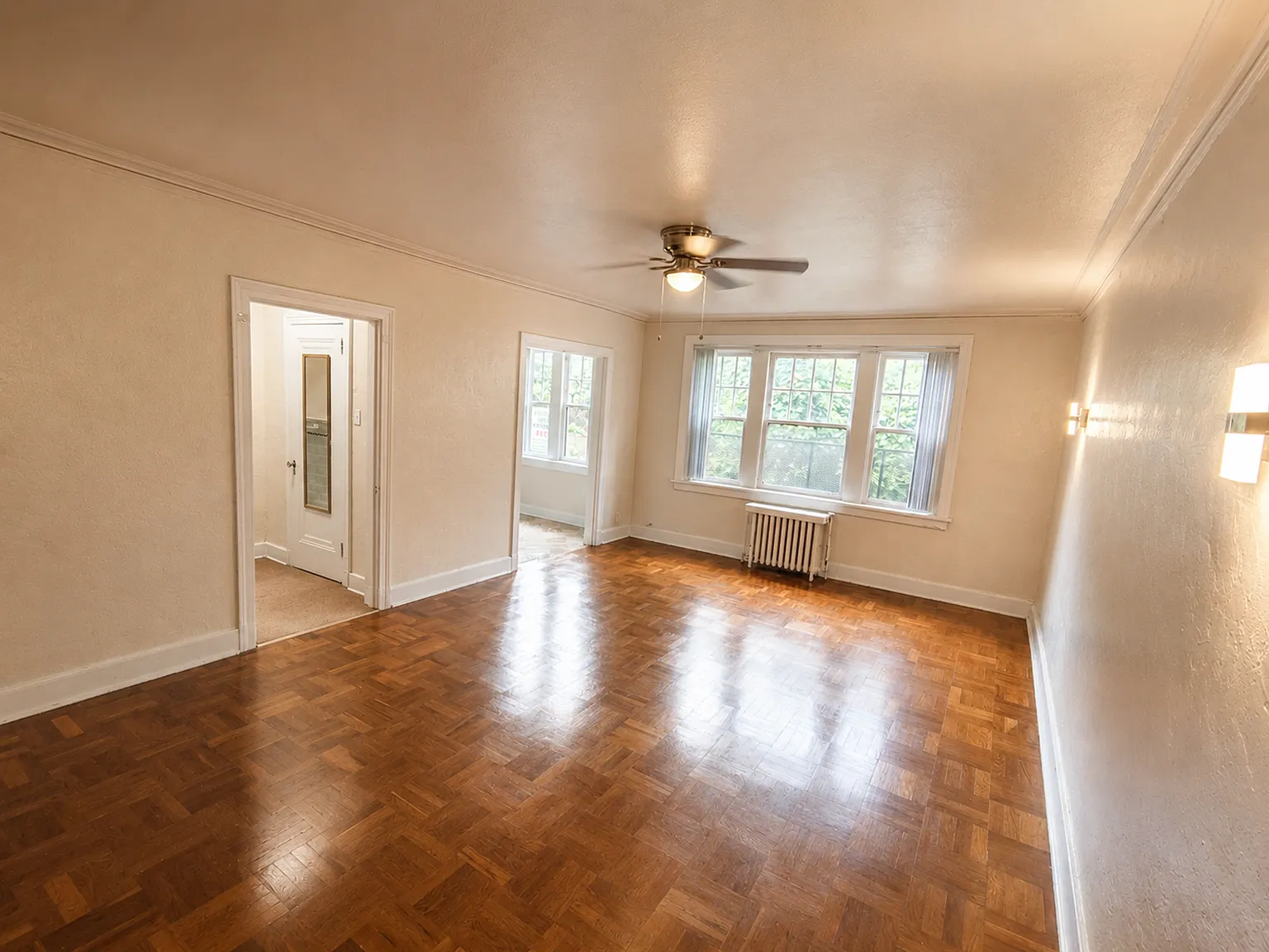 Phillips Avenue Apartments — Photo 3
