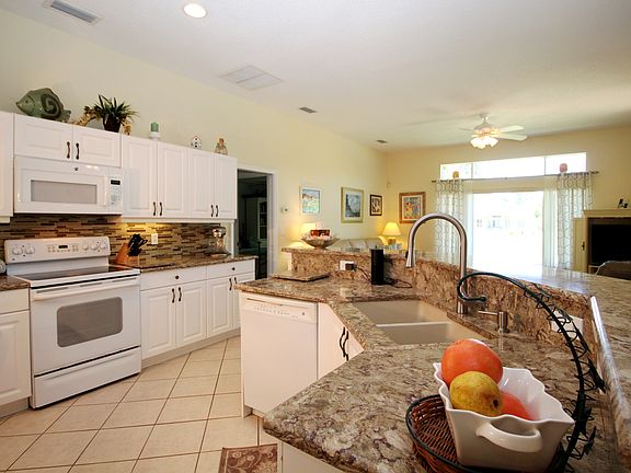 4th image of 740 Needle Grass Dr