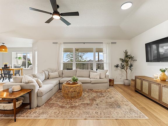 4th image of 3408 Wentletrap Street