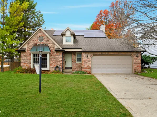 5345 Old Barn Dr, Indianapolis, IN 46268