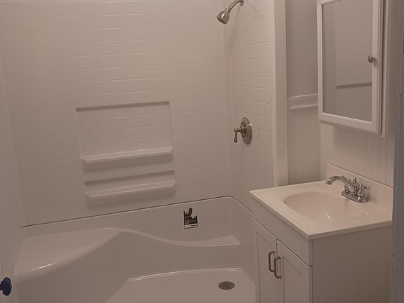 4th image of 387 Main St #202