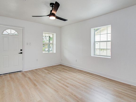 5th image of 10309 Wiggins St
