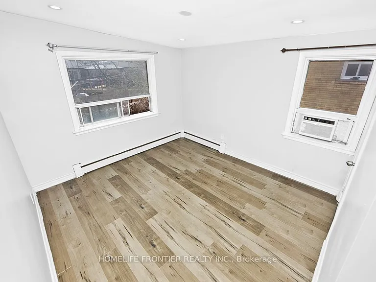 2953 Lawrence Ave E #UPPER — Photo 5