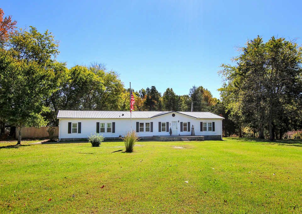 1st image of 3 Linder Ln